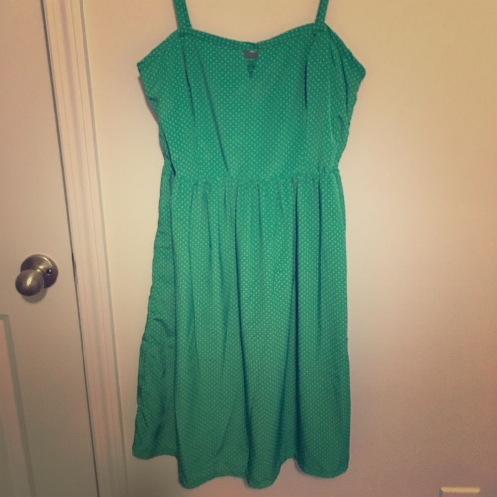 Old Navy Green polkadot dress size 10